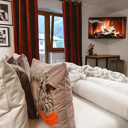 Boutique Pinzgauerhof 3* קפרון