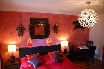 ホテル Boutique Pinzgauerhof カプルーン